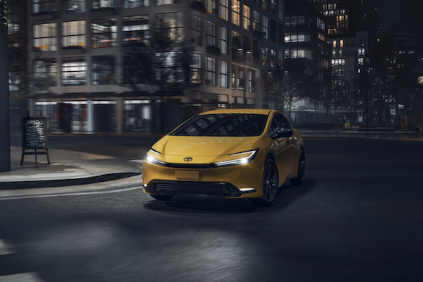 每公升跑 24 公里油電車推更帥氣車型！美 Toyota Prius 新年式登場