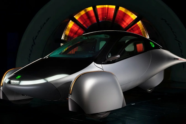 太陽能電動車預計今年量產交車！日常通勤不需充電 最大續航 1,609 公里