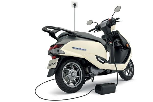 Suzuki 招牌速克達推出純電版本！續航 87 公里具備獨特外觀造型 - 自由電子報汽車頻道