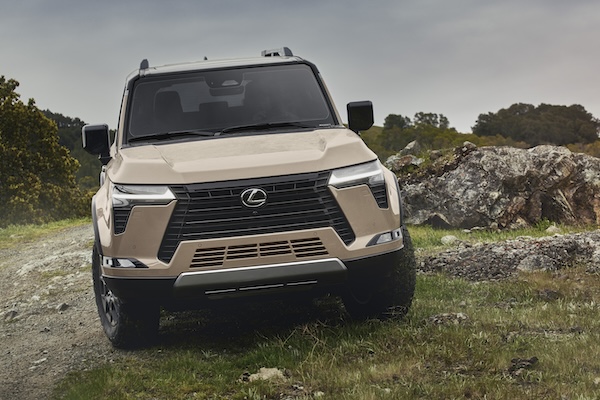 Lexus Overtrail 新車型獲好評！高層分析：車主普遍更年輕