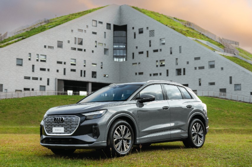 奧迪Q4 e-tron雙電駒配備升級！優化座艙視聽體驗 隔音玻璃打造寧靜駕馭