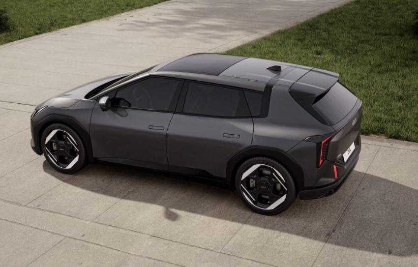 Kia EV4 還擁有掀背車型，身形更為緊湊並具備高辨識度車尾。