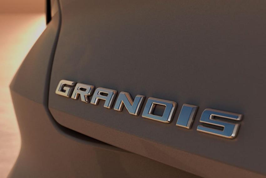 新車採用曾經經典 MPV 的車名 Grandis。