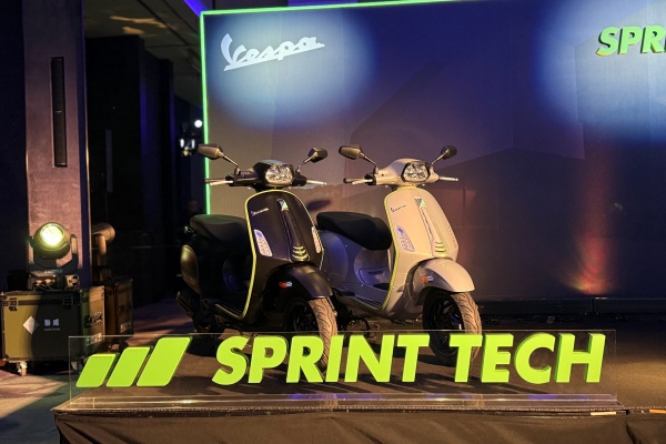 Vespa 經典融合科技 Sprint Tech 上市！跨足時尚生活 DEC 服飾搶先一睹