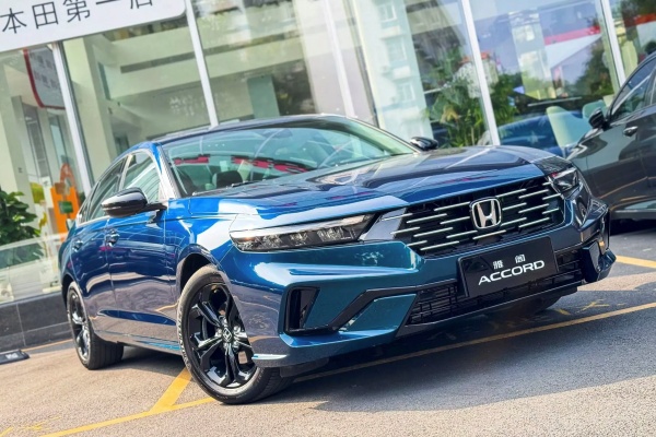Honda 新款 Accord 造型曝光！更動感車頭搭配油電雙動力