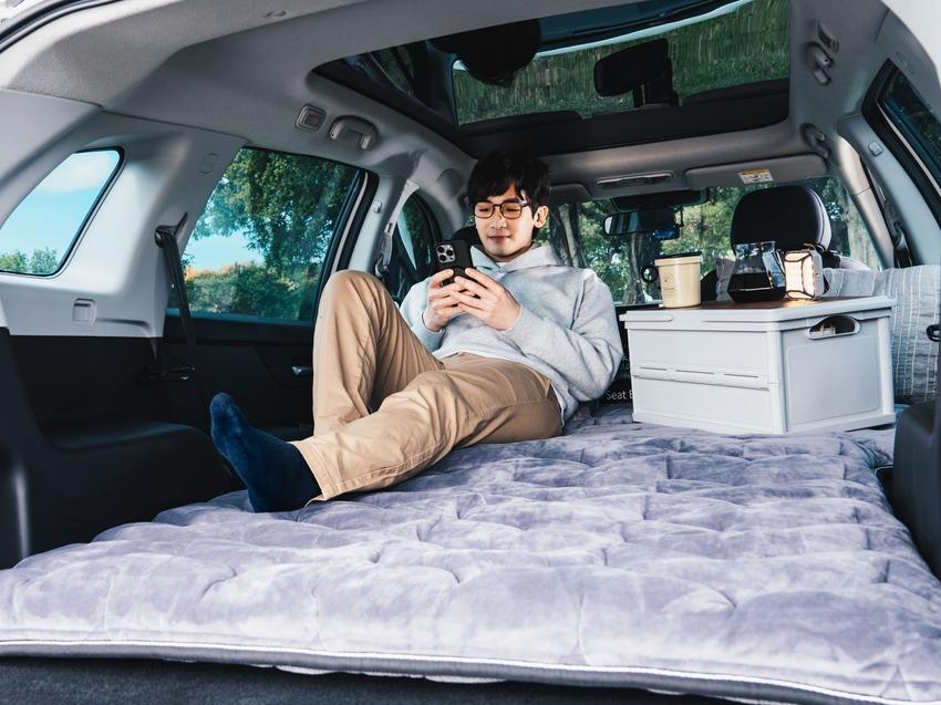Enjoy 車宿 9 件套組讓 n⁷ 成為舒適露營車。