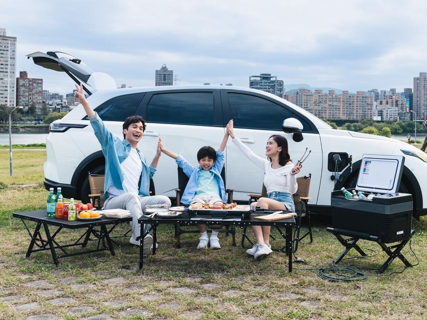 V2L 車外供電系統將 n⁷ 化身為大型行動電源，發揮出多元應用機能。