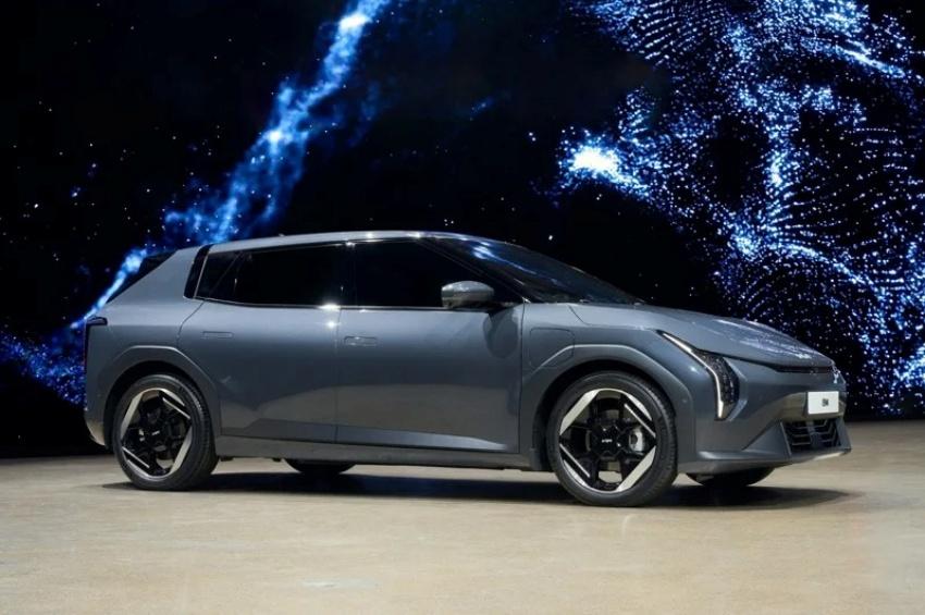 EV4 掀背車身形更為緊湊，專為歐洲市場設計，將由斯洛伐克工廠量產。