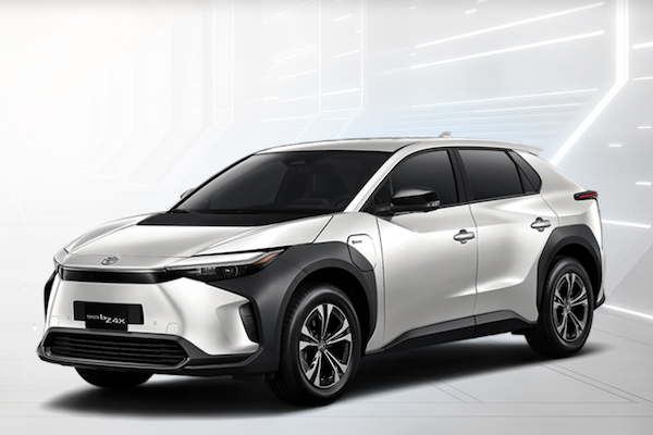 Toyota bZ4X 新年式大降價 31 萬元  比 RAV4 頂規車型還便宜