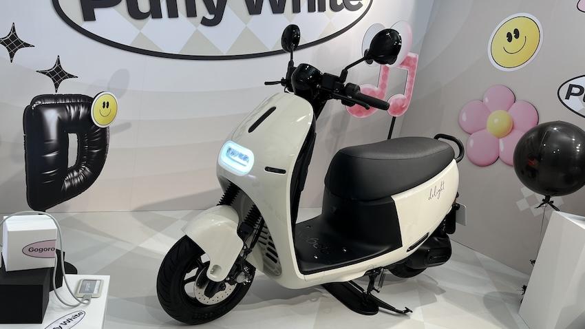 Gogoro Delight 泡泡白車色。