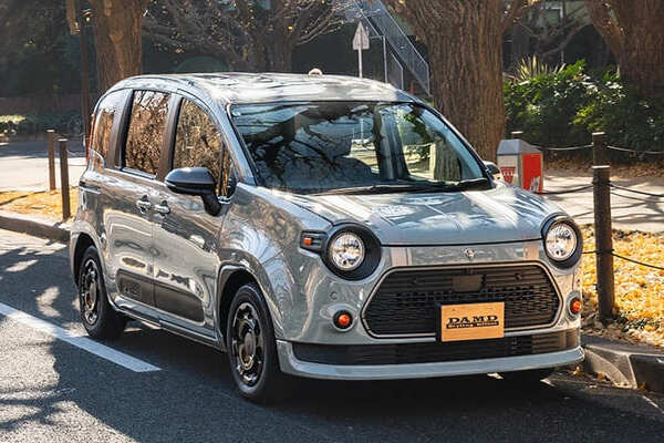 Toyota Sienta 竟然變成經典 MINI！熱門 MPV 改頭換面展現全新風格