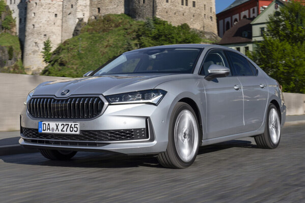 大改款 Skoda Superb 現身車安網認證！導入動力同步曝光 預計年中發表