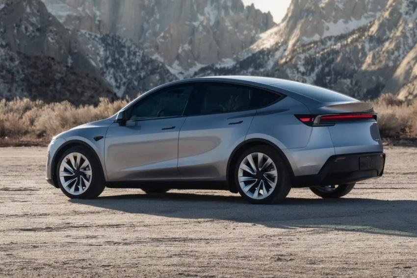 Tesla 如今面臨拋售潮，許多車主不認同馬斯克的政治舉措或擔心車輛遭攻擊。