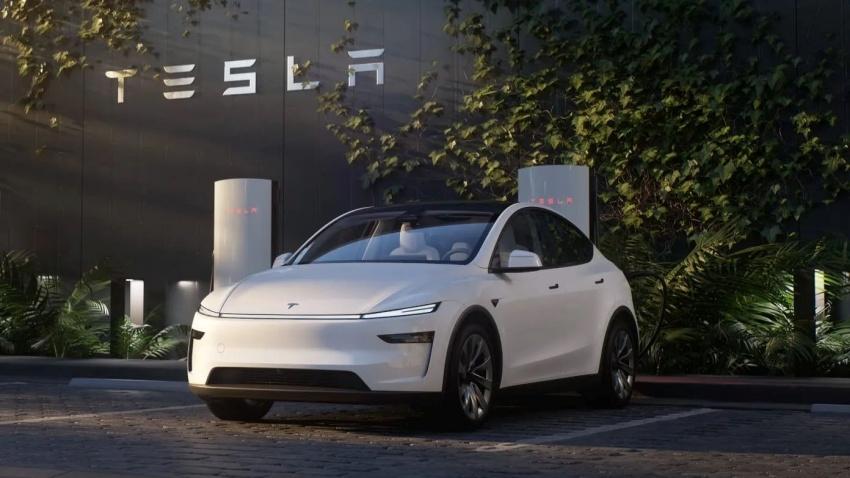 新款 Model Y 改動幅度很大，可惜並未針對軟體與介面進行升級。