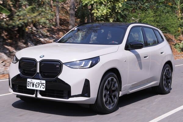 （影片）BMW 最暢銷休旅熱血出擊 展現 M 專屬性能魅力！新一代 X3 M50 xDrive 試駕