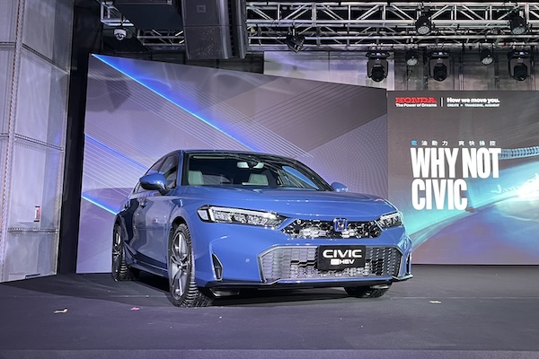 Honda Civic e:HEV 小改款降價 12 萬元！原廠外觀套件首曝光