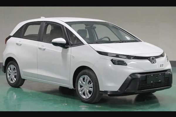 Honda 當家小車 Fit 改款造型提前曝光！改頭換面展現嶄新都會風格