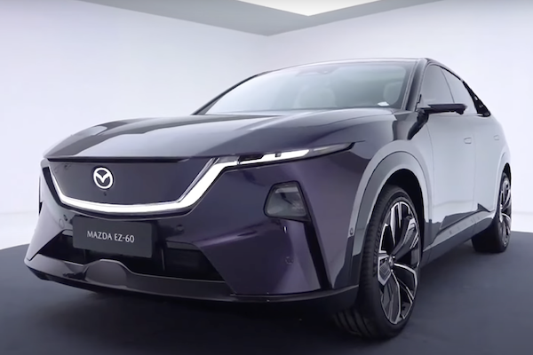 震撼眼球！Mazda EZ-60 休旅內裝曝光  搭 26 吋巨型螢幕超吸晴
