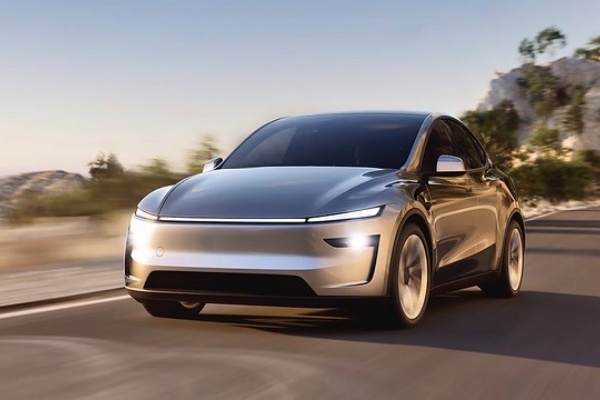 Tesla 全新平價版 Model Y 規格配備曝光！換搭更小電池組以及布座椅