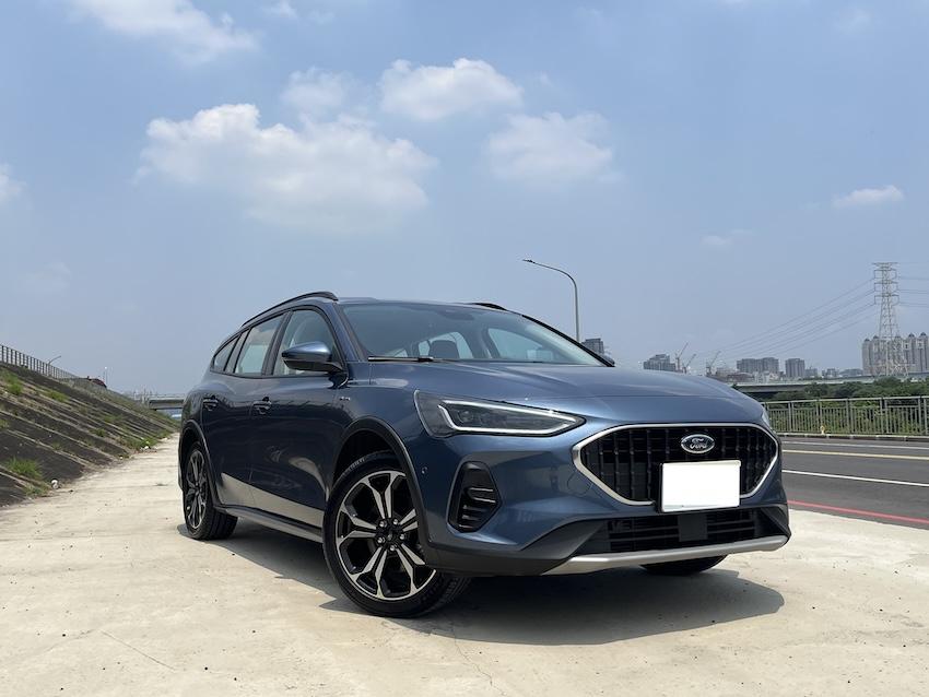 福特 Focus Active Wagon Vignale，是這次搭配 Primacy5 的車輛。