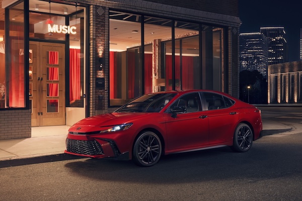 黑化油電更誘人！Toyota Camry 26 年式美規新車型首度亮相