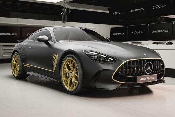 賓士旗艦跑車 AMG GT 化身道路版 F1!換裝金色特仕戰服搶眼登場 賓士旗艦跑車 AMG GT 化身道路版 F1!換裝金色特仕戰服搶眼登場