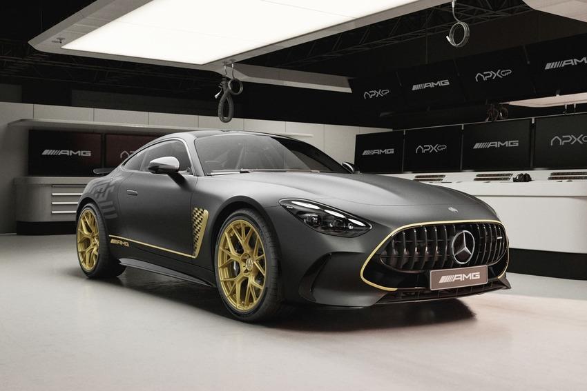 AMG GT APXGP Edition 採用 APXGP 車隊招牌的黑金塗裝，並加入多項專屬設計。