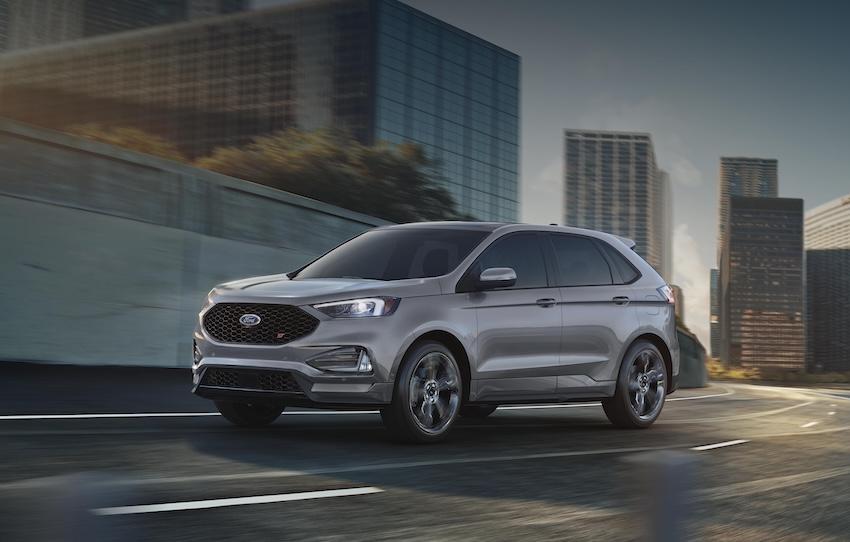 Ford Edge 為三排乘坐的休旅。