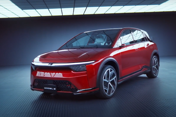 三菱與鴻華先進簽 MOU 合作備忘錄！首款電動車可能是 Model B