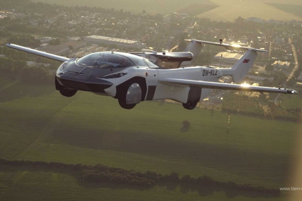 飛行汽車最快 2026 年上市！停放空間與大型皮卡相仿 續航 1 千公里