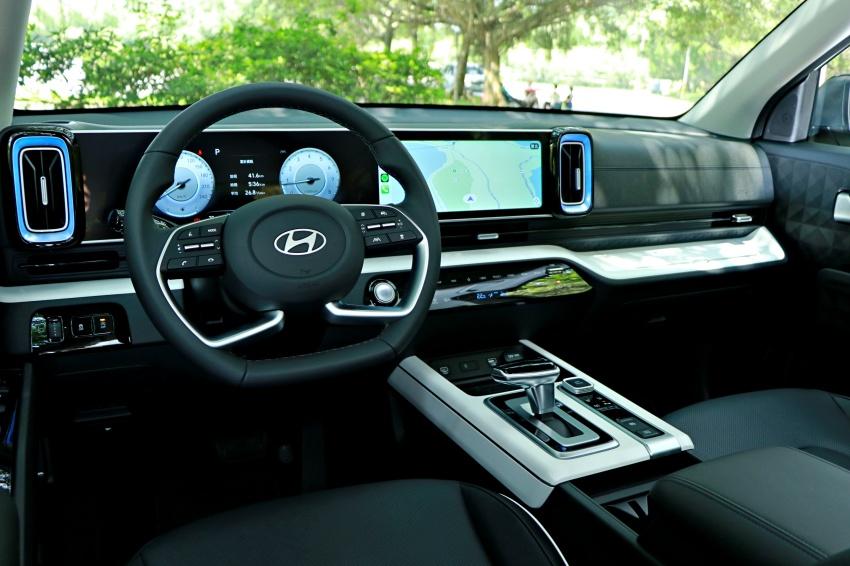 車內鋪陳整體充滿科技感。