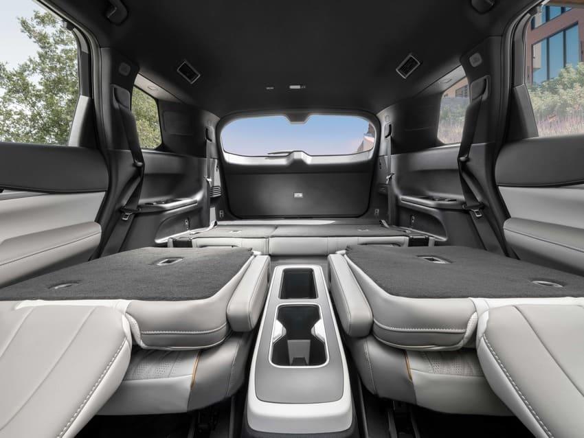 寬闊的車室空間是小改款 QX60 的強項所在。