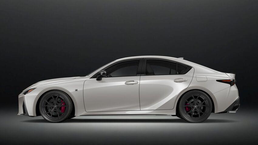 Lexus 在北美推出 IS 500 Ultimate Edition 終極特仕版，預計今年秋季上市。