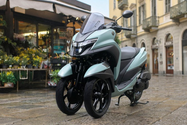 Yamaha 三輪速克達推新一代車型！未來感外型搭配 4.2 吋儀錶板