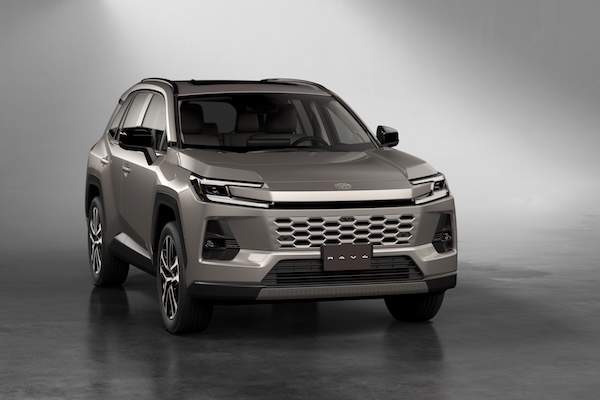 Toyota RAV4 車內藏一貼心小巧思！外媒驚艷：其他車沒有的新設計