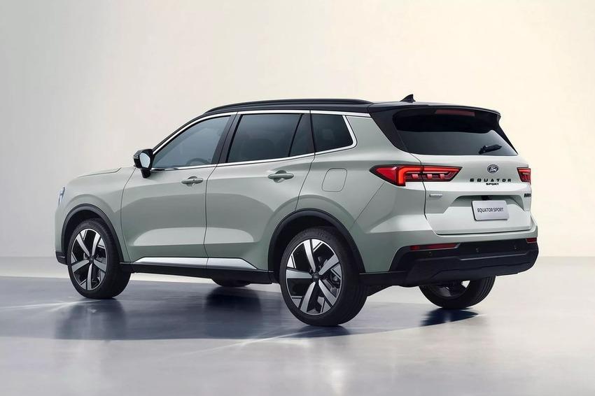 整體車格比現行 Kuga 更大一些，擁有更好的空間表現。