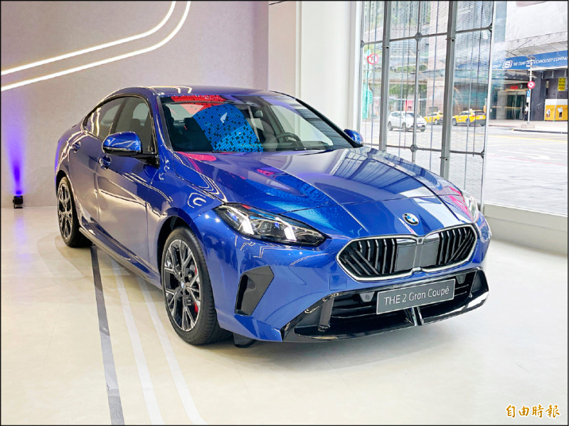 220入門車型標配M Sport進階套件，展現動感氣息。（記者陳弘智攝）