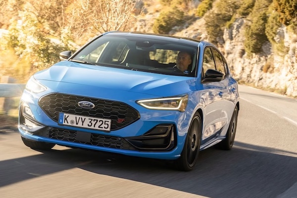 經典性能車停售確定！Ford Focus ST 手排鋼砲成絕響