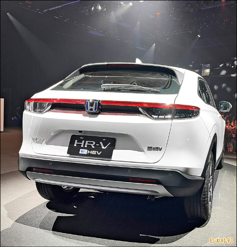 Honda HR-V小改款採貫穿式LED尾燈，提升在夜間行駛的識別度。（記者陳英傑攝）