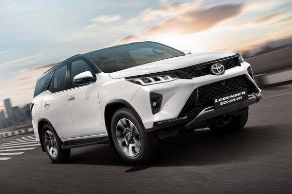 Toyota 七人座越野 SUV 戰力升級！追加新油電動力 輸出更強還更省油