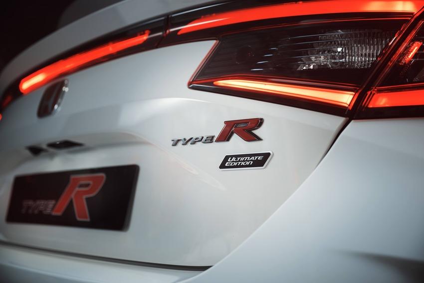 歐洲 Honda 發表 Civic Type R Ultimate Edition 終極特仕版，留下最帥氣的告別車影。