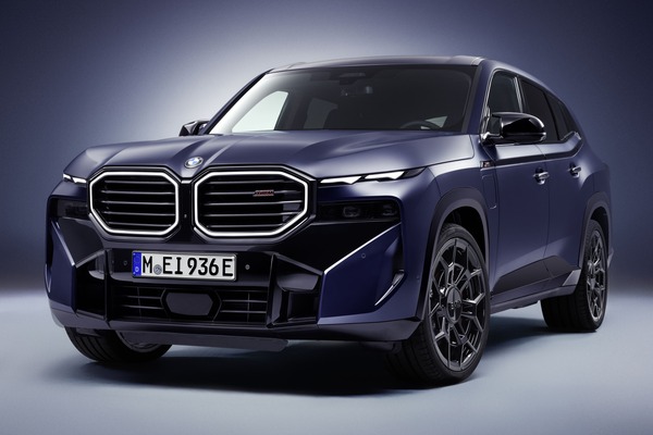 BMW 最強油電休旅 XM 出現重大革新！取消入門車型 專注高性能領域