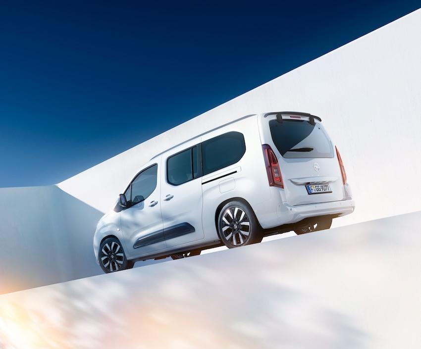 OPEL COMBO 主打同級唯一配備 Intelli-Lux LED 矩陣式頭燈。