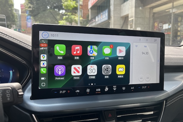 Apple CarPlay 終於支援影音播放！車內就可看 YouTube、Netflix