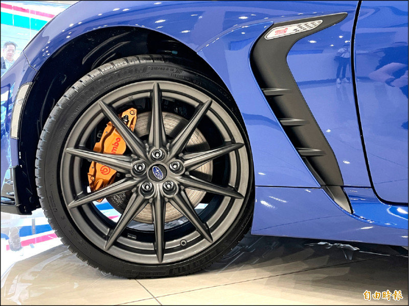 Brembo高性能煞車系統提供更好的制動力道，提升操控表現。（記者陳弘智攝）