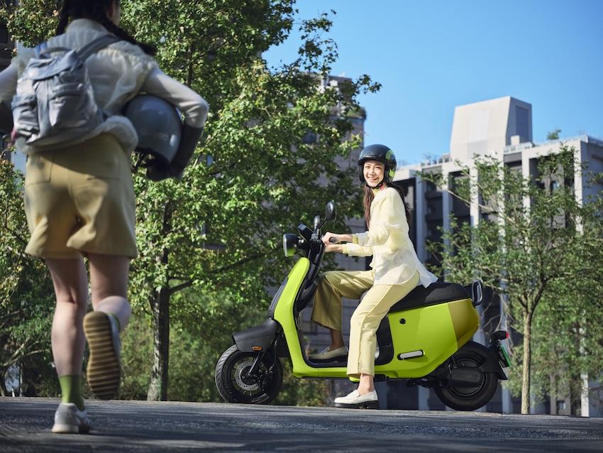 Gogoro EZZY 亮綠車色