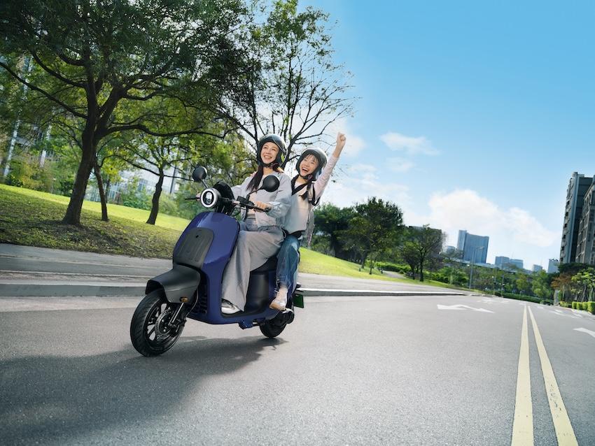 Gogoro EZZY 深藍車色