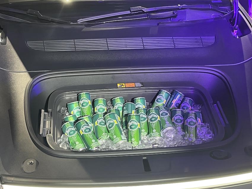 前方車廂可規劃出保冰箱，買冷飲甚至是海鮮都不用擔心壞掉。