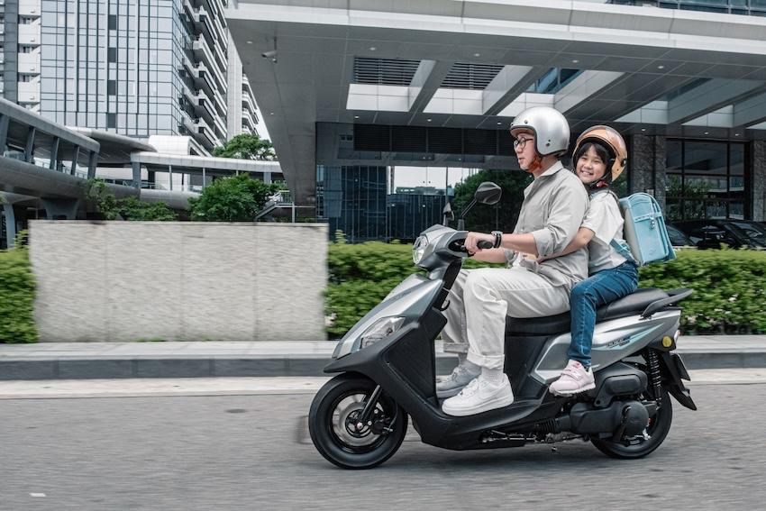 全新迪爵另新增獨立定位燈、全新稀鈦銀車色。