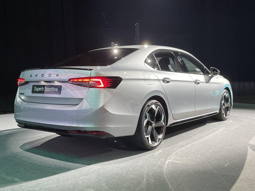 Skoda 大改款 Superb 抵台！展現全新旗艦風采 Combi 旅行車同步現身